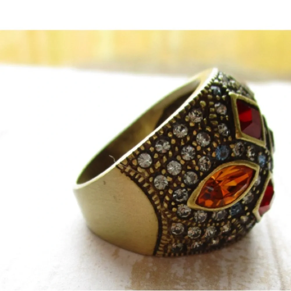 Artful Treasure Crystal Ring/Heidi Daus SZ 10